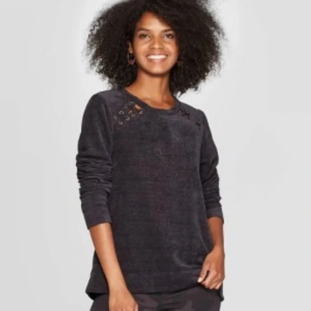 Women's Scoop Neck Shoulder Lace-Up Pullover Sweatshirt Knox Rose Size Large
